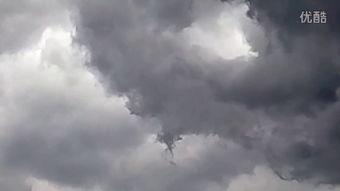 暴风雨,城市瞬间变战场