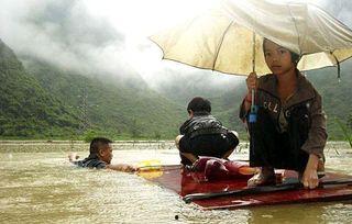 乡村神豪：从被老爸骗回渔村开始,神豪少年逆天改命之路